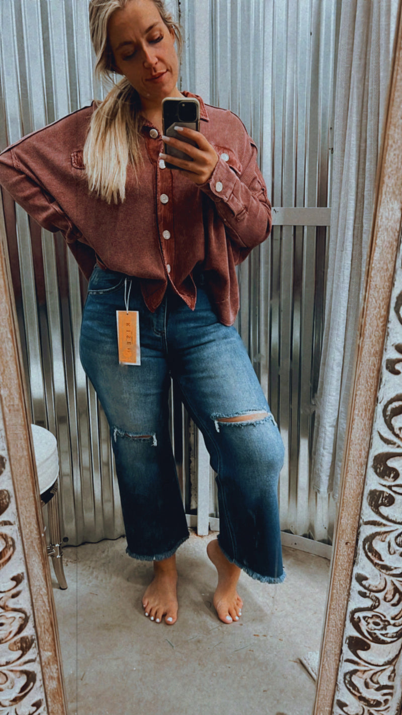 Frayed Ankle Wide Jeans