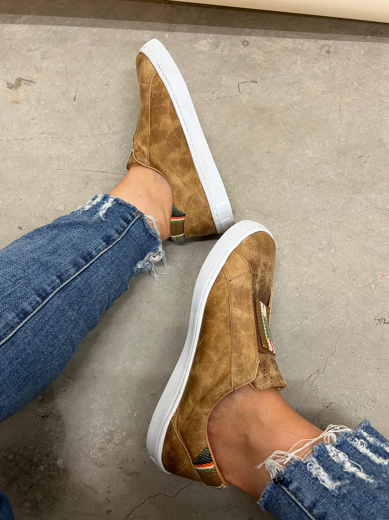 Shania Tennis Shoes