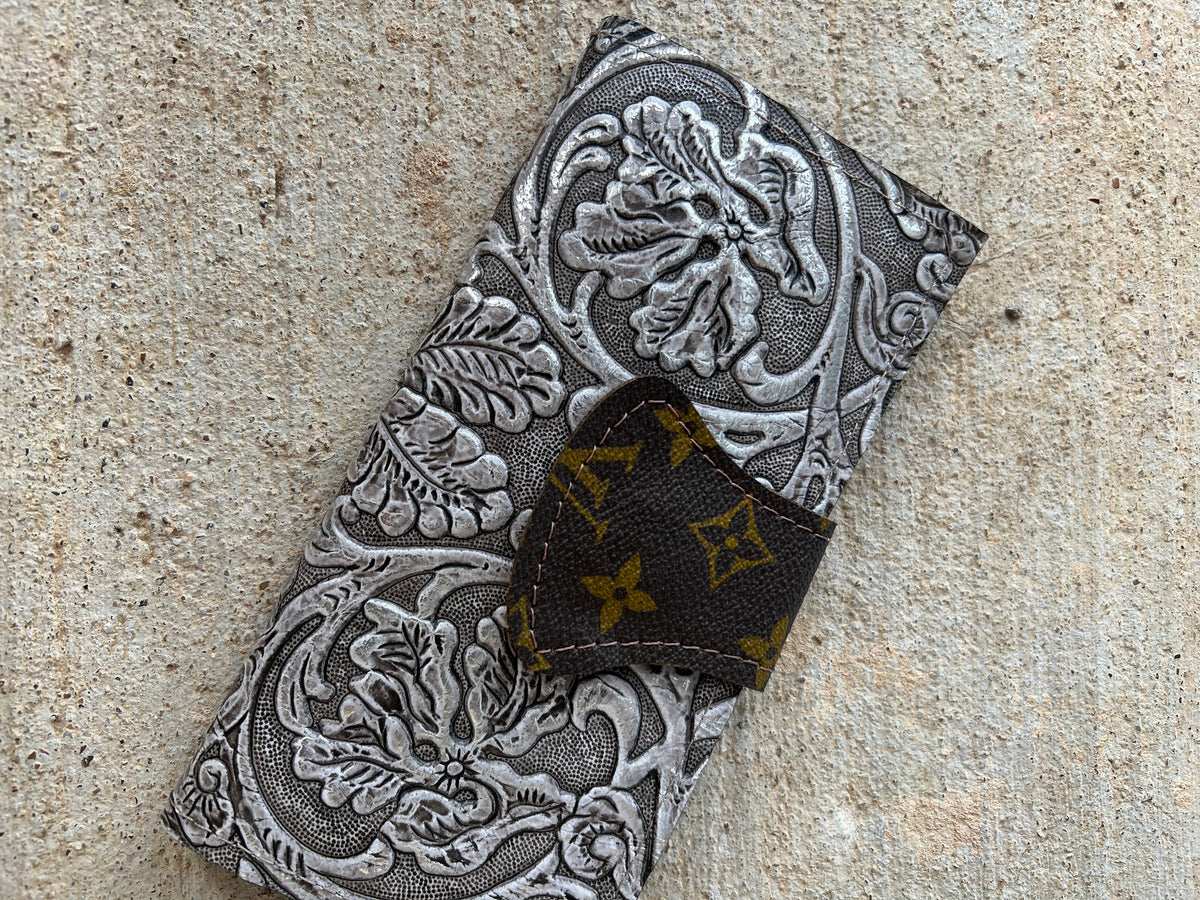 Silver LV WALLET