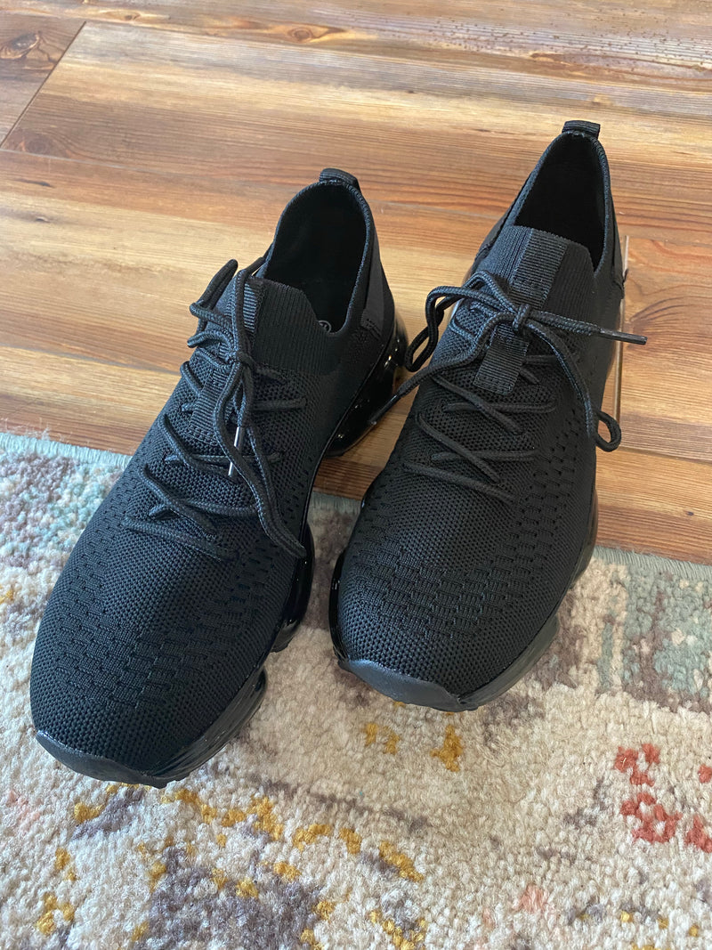 Black Basic Tennis Shoes